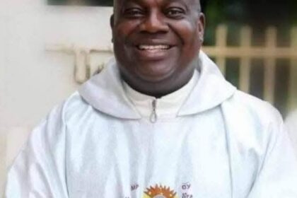 Catholic Priest Slumps, Dies While Delivering Homily During New Year’s Eve Mass in Delta Catholic Priest Slumps, Dies While Delivering Homily During New Year’s Eve Mass in Delta