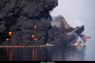 Iran Threatens to Block Middle East Oil Exports as U.S.–Israel Strikes Intensify Tensions