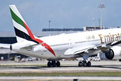Emirates Suspends Dubai Flights Amid Rising Middle East Tensions and Airspace Disruptions