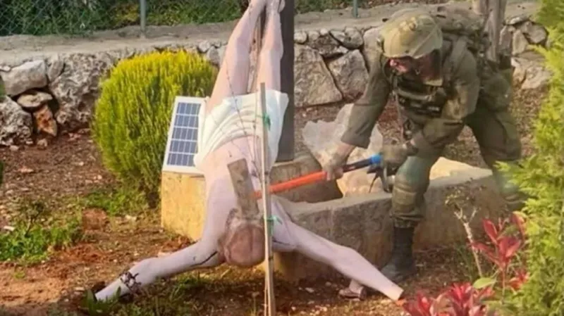 Israeli Soldiers Jailed Over Vandalization of Statue of Jesus Christ in Lebanon
