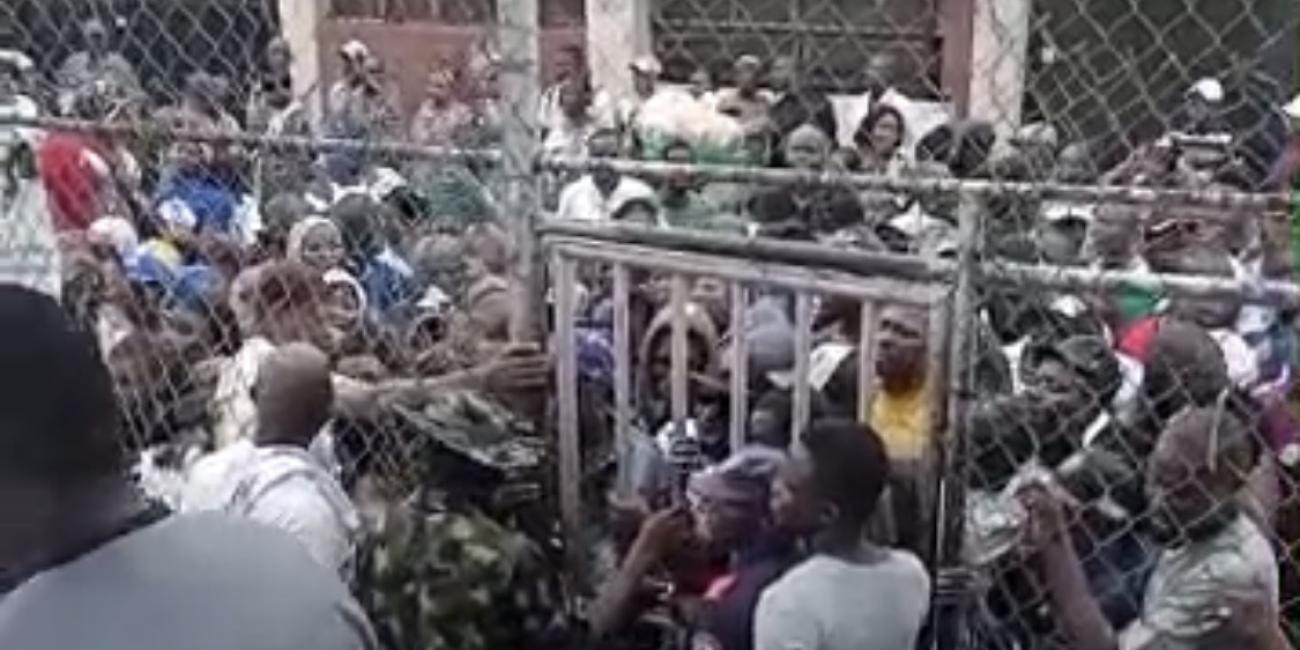 Desmond Elliott’s Supporters Allege Intimidation, Voter Suppression During APC Primaries in Surulere Desmond Elliott’s Supporters Allege Intimidation, Voter Suppression During APC Primaries in Surulere