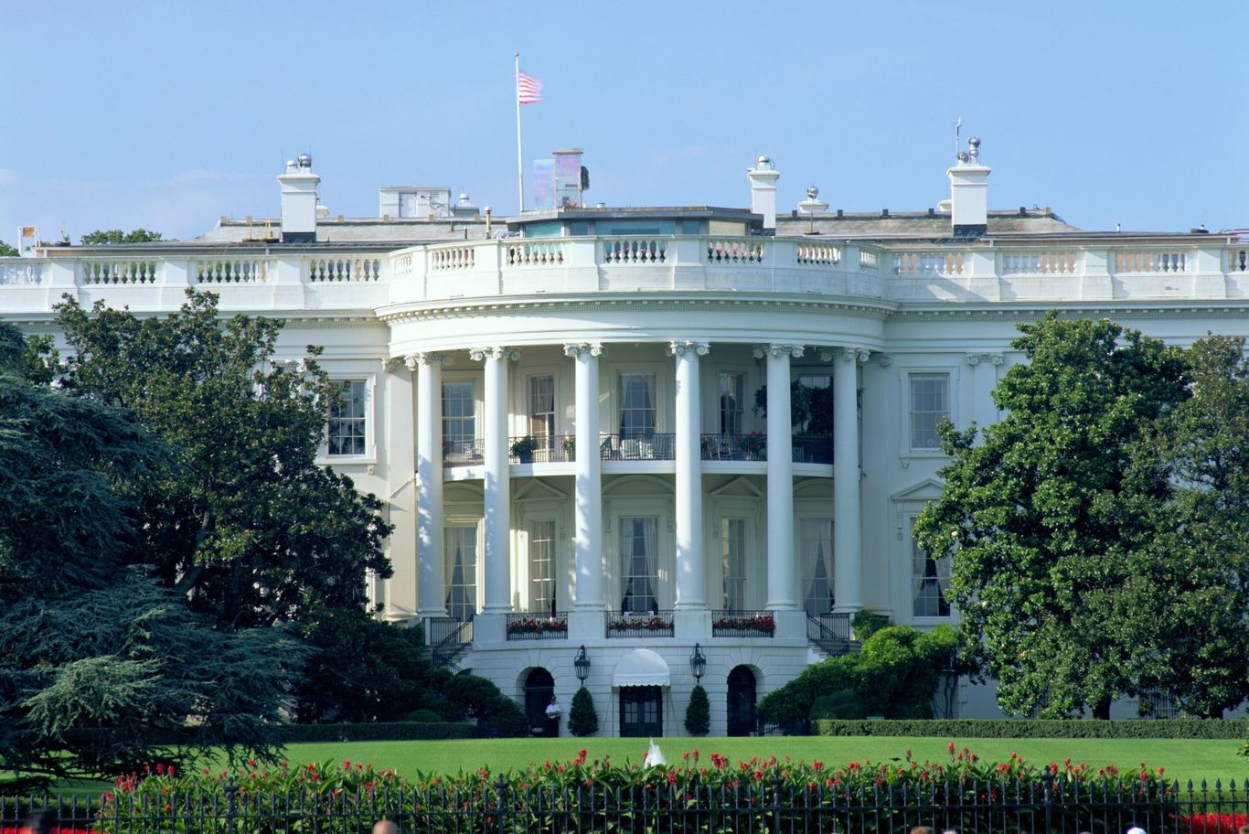 White House Briefly Locked Down After Shooting Near Washington Monument White House Briefly Locked Down After Shooting Near Washington Monument