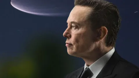 Elon Musk Becomes World’s First Trillionaire Following SpaceX Stock Market Debut, Forbes Reports