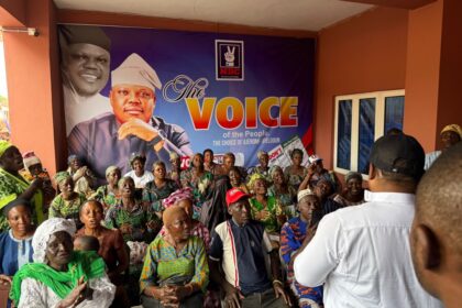 (Video) OmoBarca Receives Defectors into NDC in Ajeromi-Ifelodun, Promises Quality Representation (Video) OmoBarca Receives Defectors into NDC in Ajeromi-Ifelodun, Promises Quality Representation